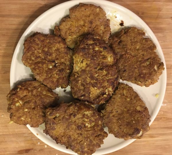 Färsbiffar på en talrik