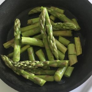 ångkokt sparris